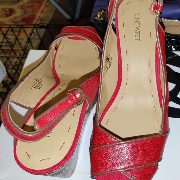 Shoes - Picture 4 of 5